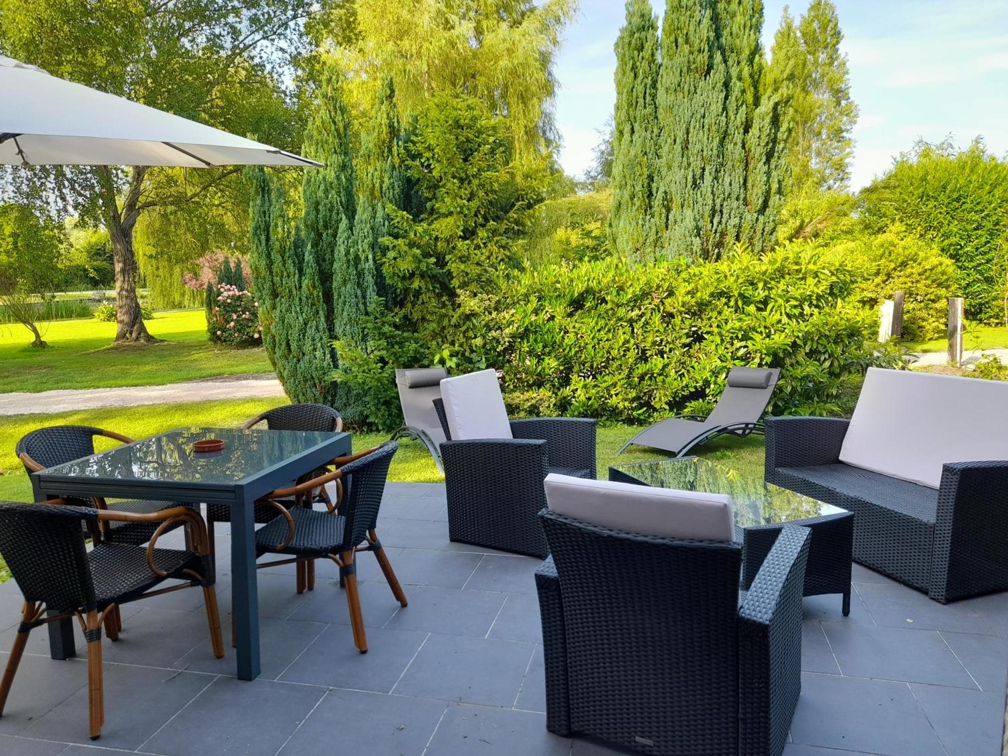 Domaine De L'Ermitage Villa รู ภายนอก รูปภาพ